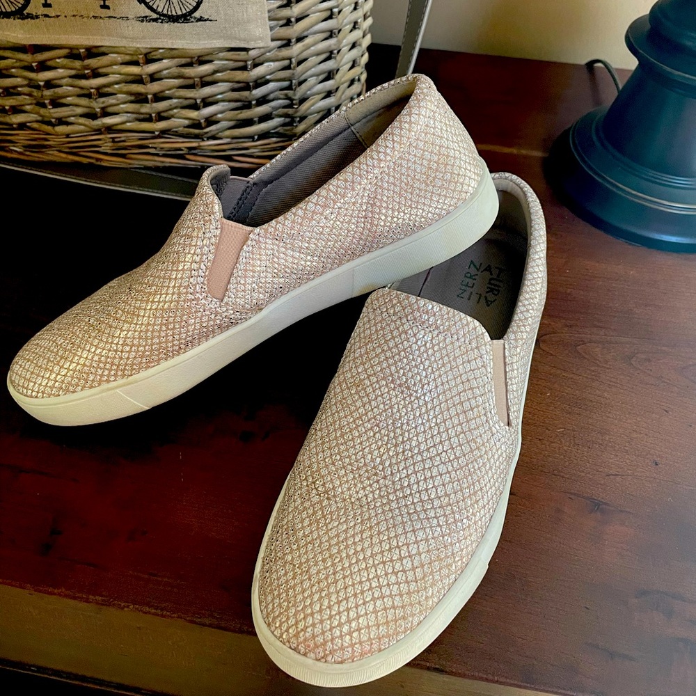 Naturalizer metallic tan and whiteslip on trainers. Size 9.5